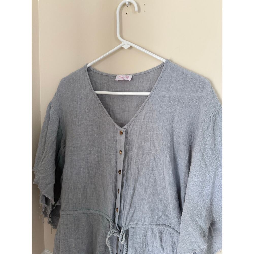 Pink Lily | Blue/Gray Gauzy Cotton Blend Button 1/2 V-Neck Frayed Hem Romper- M - Picture 4 of 11